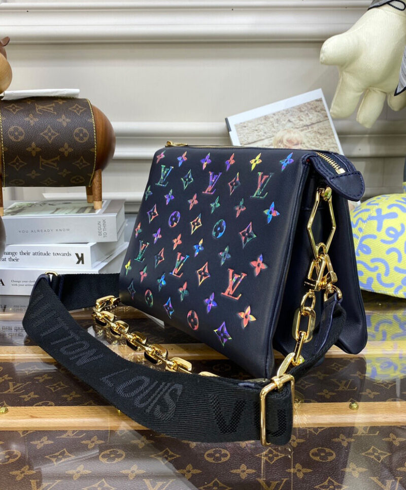 Louis Vuitton Coussin MM M21204 M21209